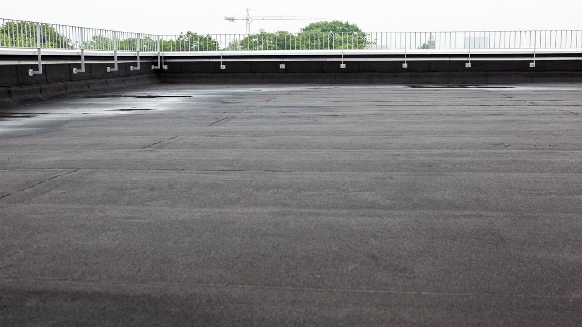 Flat membrane roof on a commercial building