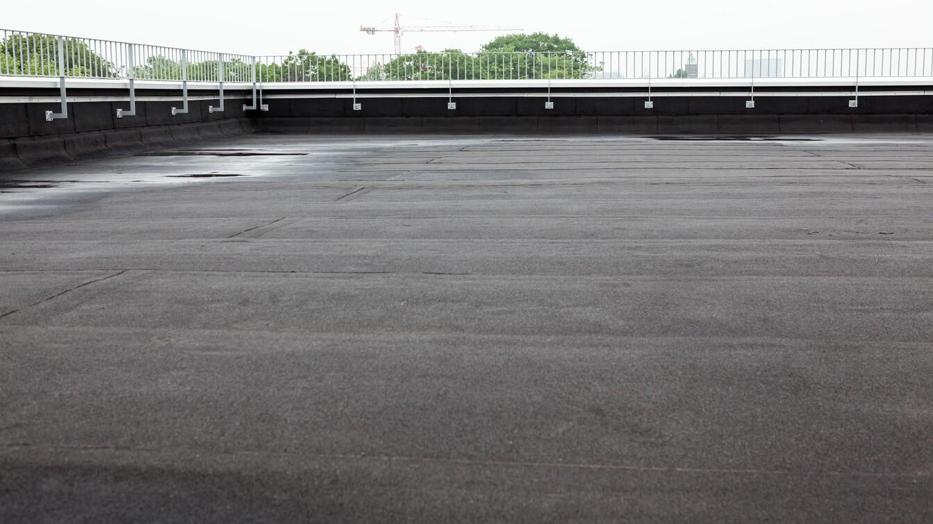 Flat membrane roof on a commercial building